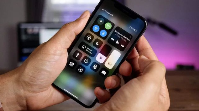 和田市苹果手机维修分享iPhone 12信号差怎么办 