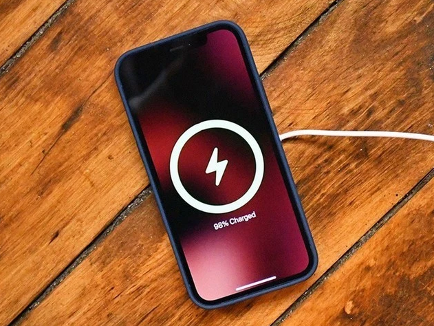 和田市苹果手机维修分享iPhone 12可以随便充电吗 